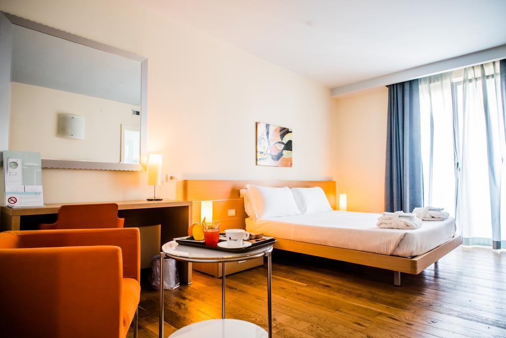 Phi Hotel Alcione Франкавілла-аль-Маре Екстер'єр фото