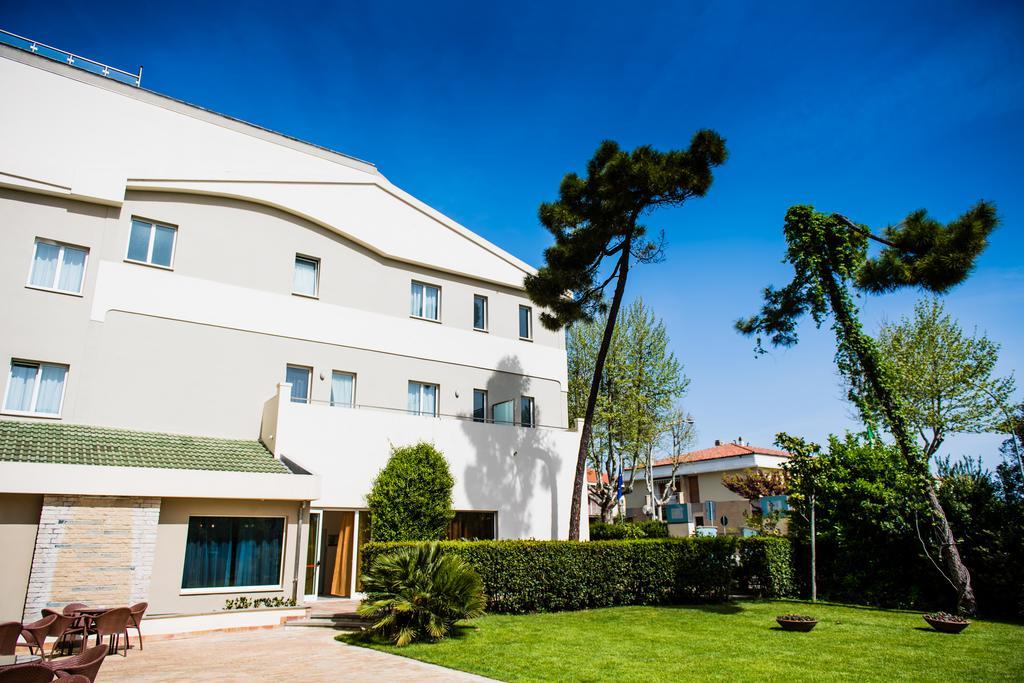 Phi Hotel Alcione Франкавілла-аль-Маре Екстер'єр фото